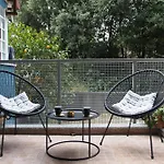 Charming Terrace Apartment *