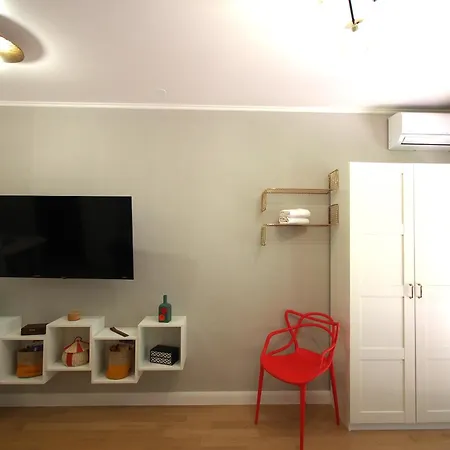 Charming Terrace Apartman *