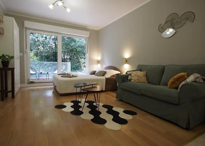 Charming Terrace Apartment *