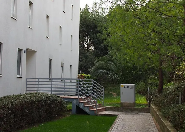 Charming Terrace Apartment *